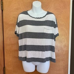 🌻 American Eagle Soft and Sexy T